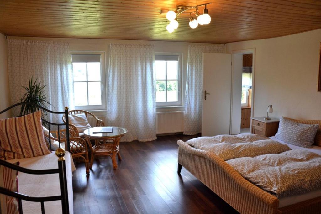 Hotel Gutshaus Zietlitz Dobbin-Linstow Habitación foto