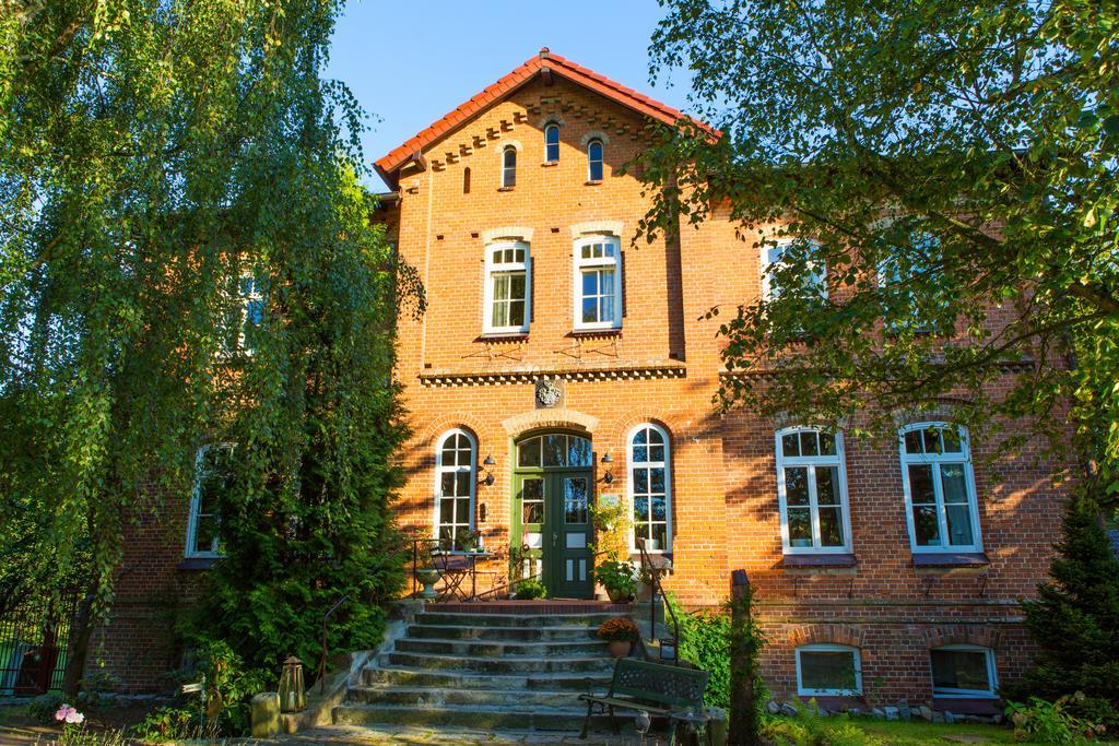 Hotel Gutshaus Zietlitz Dobbin-Linstow Exterior foto