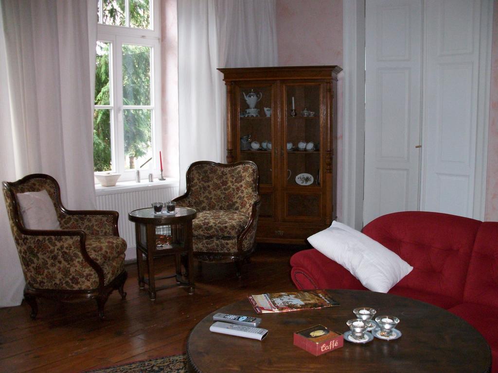 Hotel Gutshaus Zietlitz Dobbin-Linstow Exterior foto
